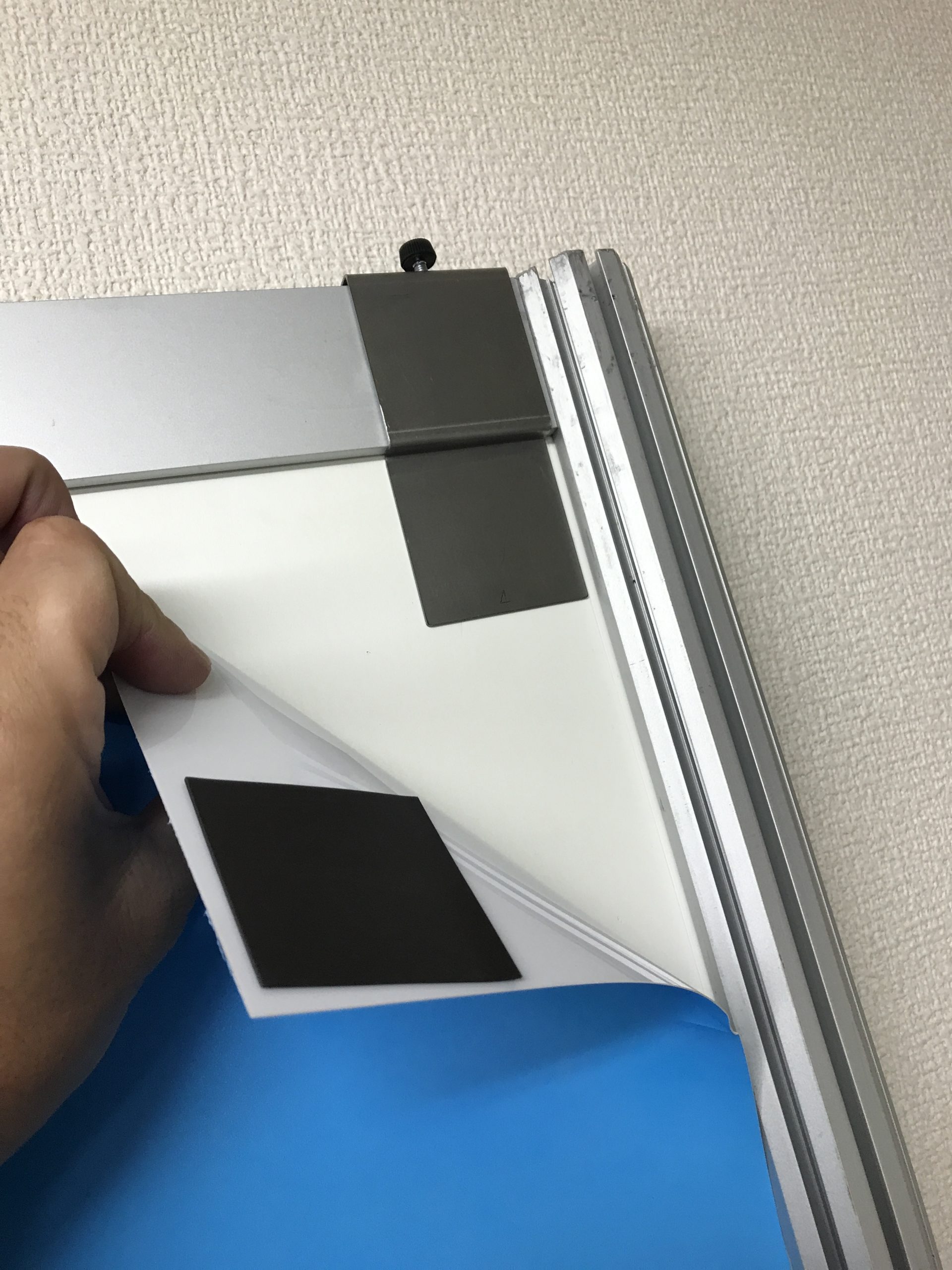 展示会パネル取付金具