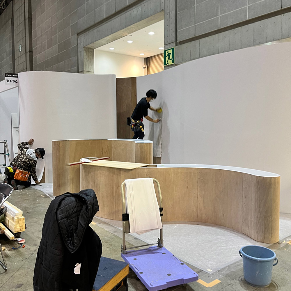 ハナブサの経師貼り